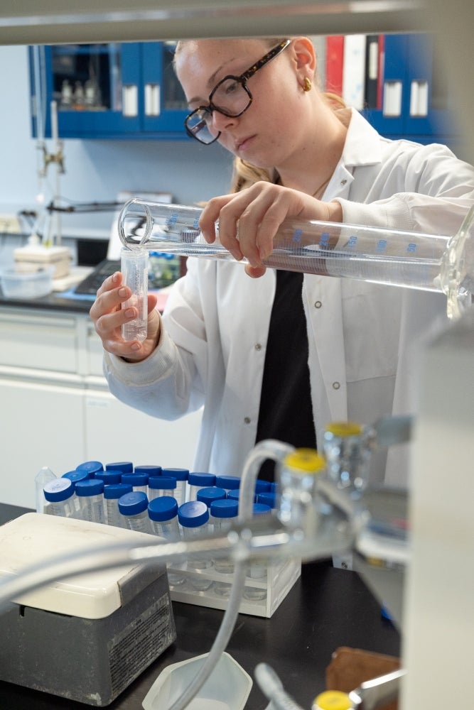 intern in lab